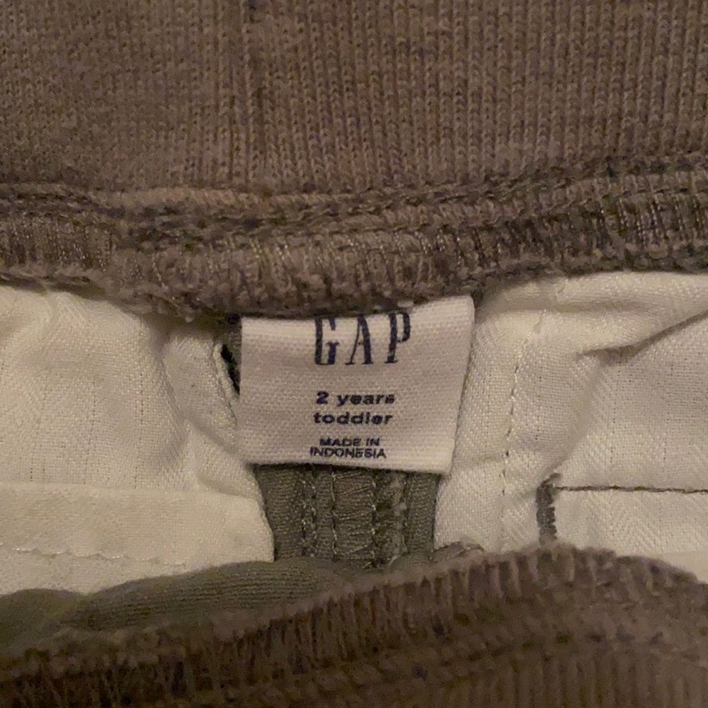 Baby Gap Toddler boy chino pants sz 2T - Picture 2 of 3